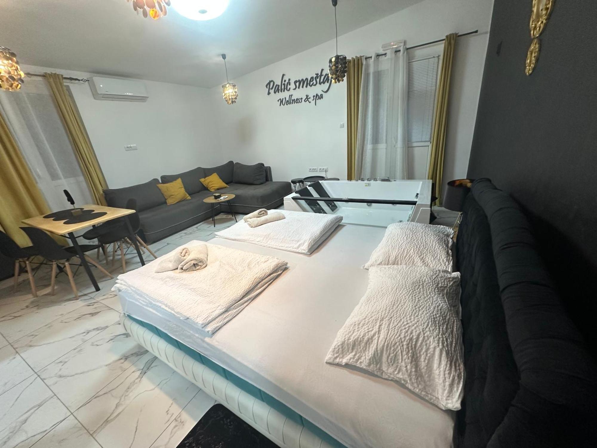 Sa Jakuzijem Apartment